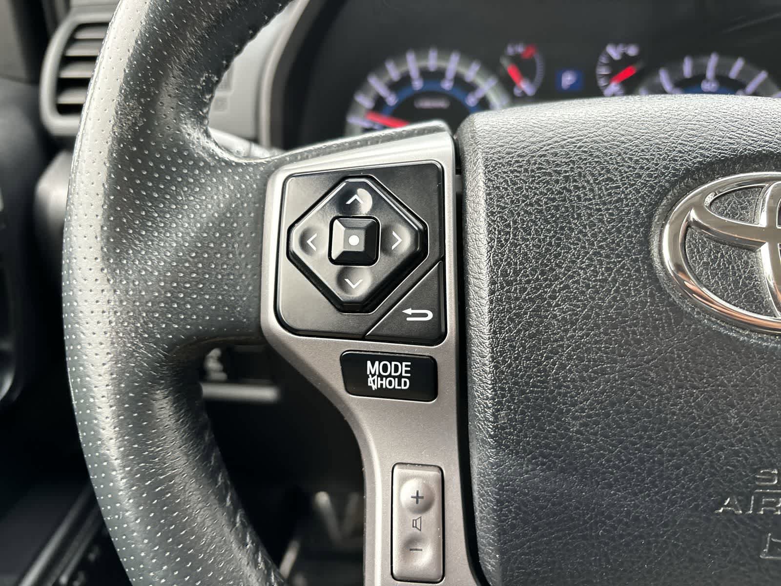 Used 2015 Toyota 4Runner Limited AWD/4WD image 14