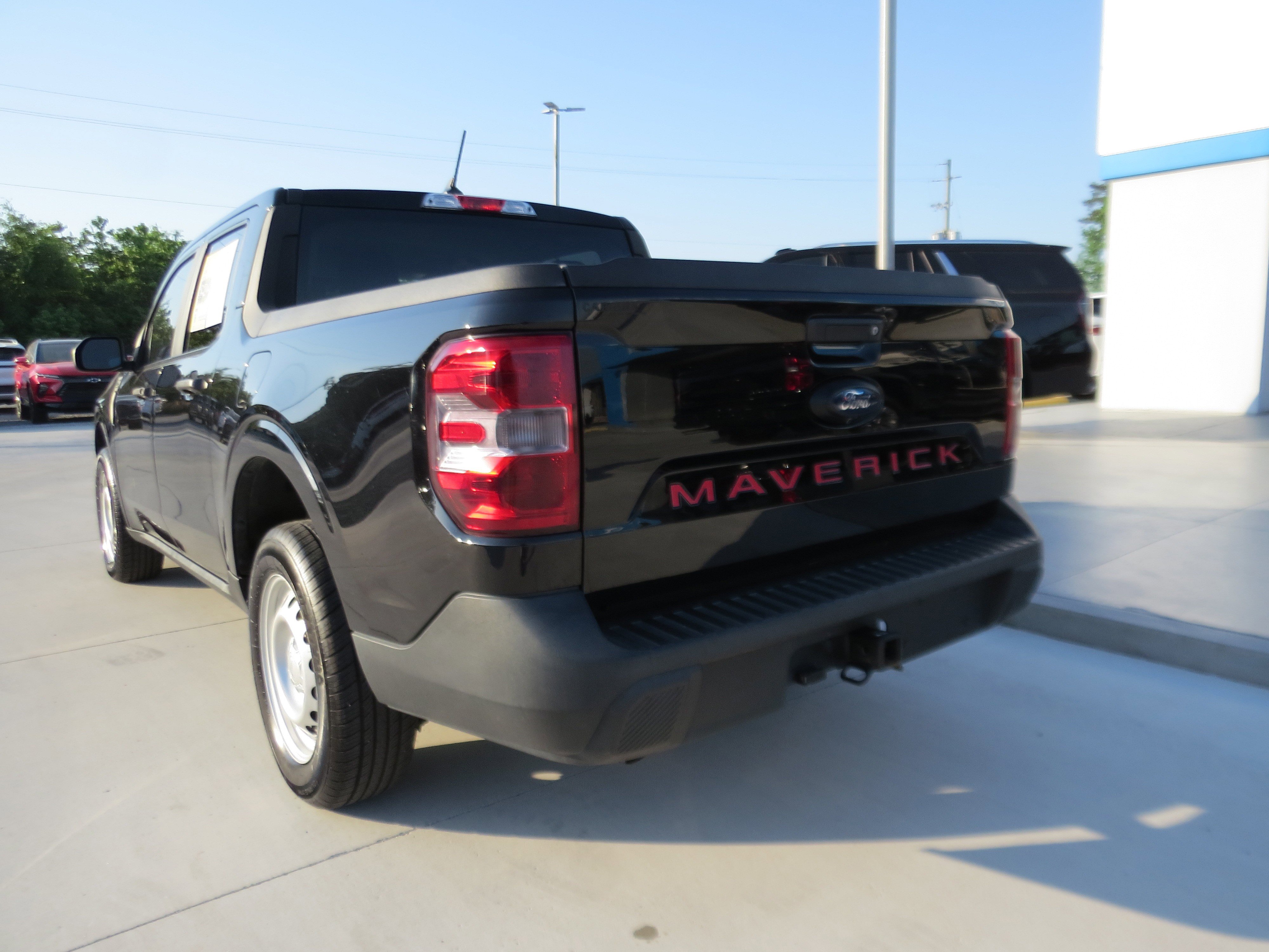 Used 2022 Ford Maverick XL FWD image 4