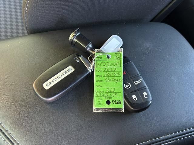 Used 2022 Dodge Challenger R/T Scat Pack RWD image 32