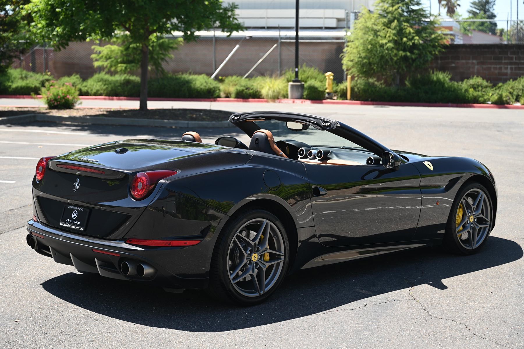 Used 2016 Ferrari California T RWD image 11