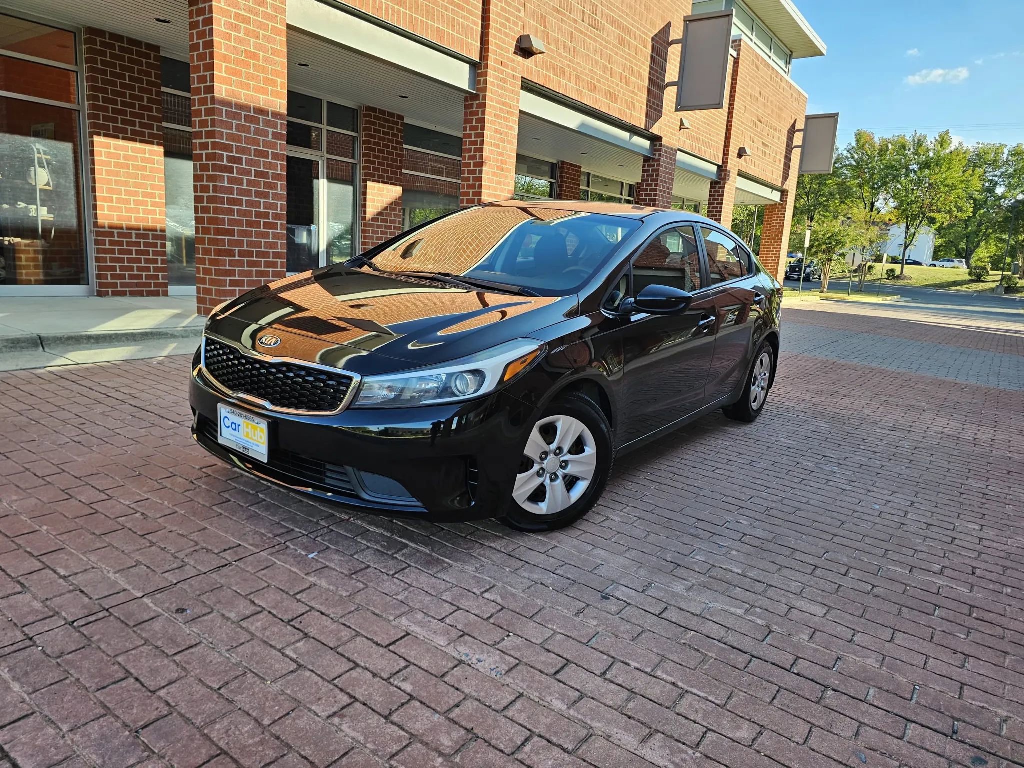 Used 2017 Kia Forte LX image 3