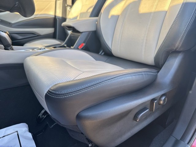 Used 2023 Subaru Forester Limited image 18