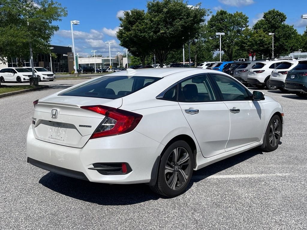 Used 2017 Honda Civic Touring image 5