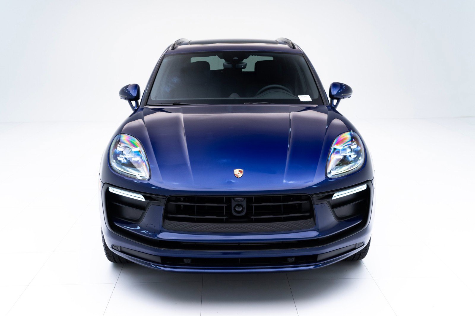 Certified 2025 Porsche Macan image 6