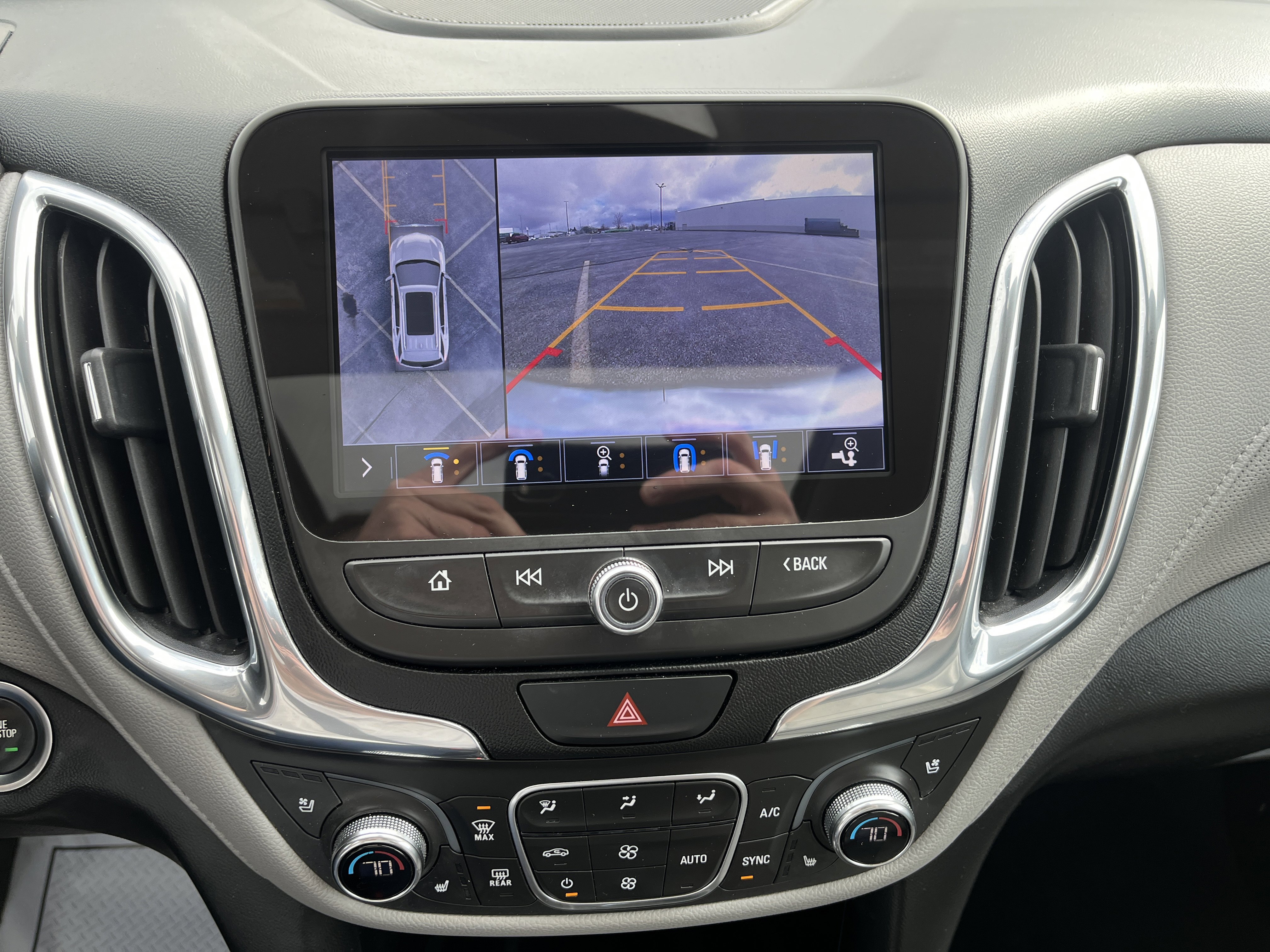 Used 2020 Chevrolet Equinox Premier AWD/4WD image 27