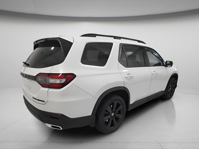 Used 2025 Honda Pilot Black Edition image 6
