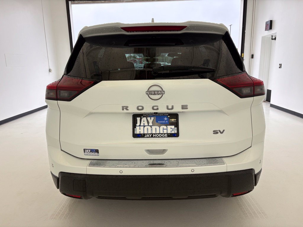 Used 2024 Nissan Rogue SV w/ SV Premium Package FWD image 20