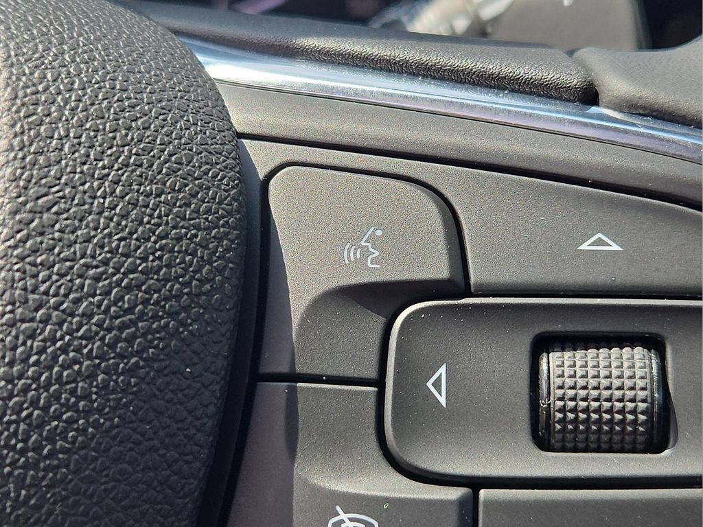 Used 2022 Buick Envision Essence w/ Technology Package I AWD/4WD image 26
