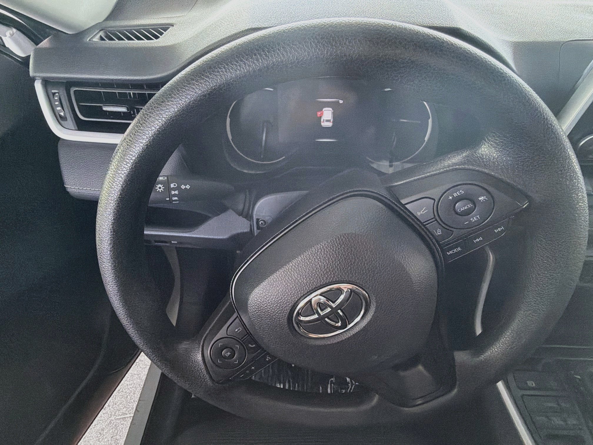 Used 2025 Toyota RAV4 LE AWD/4WD image 17