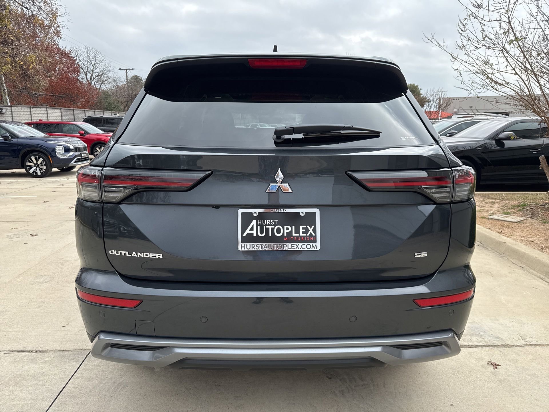 New 2026 Mitsubishi Outlander SE AWD/4WD image 2
