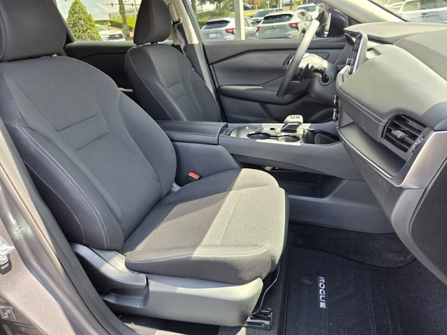 Used 2026 Nissan Rogue S FWD image 17