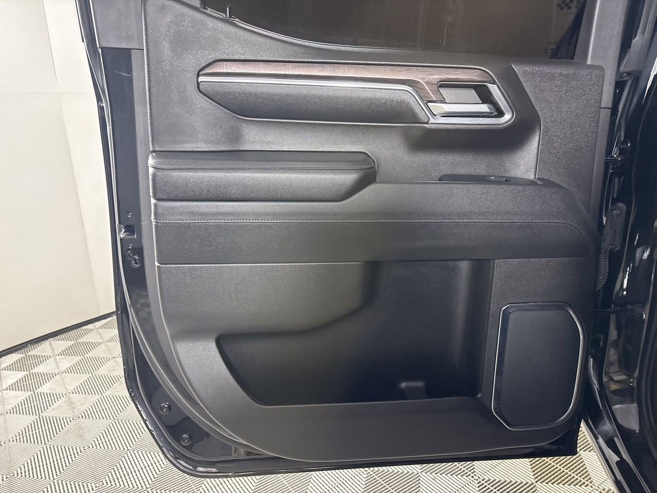 Used 2024 Chevrolet Silverado 1500 LTZ w/ Z71 Off-Road Package image 20