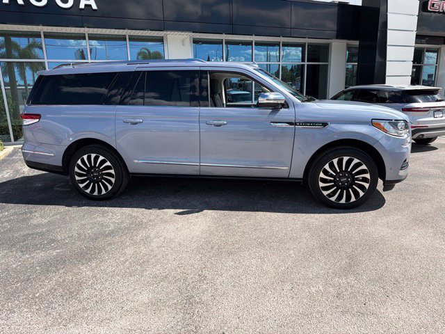 Used 2023 Lincoln Navigator L Black Label AWD/4WD image 7