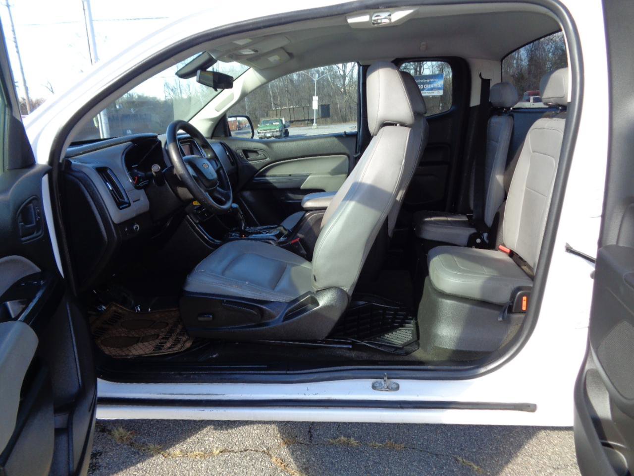 Used 2015 Chevrolet Colorado W/T RWD image 13