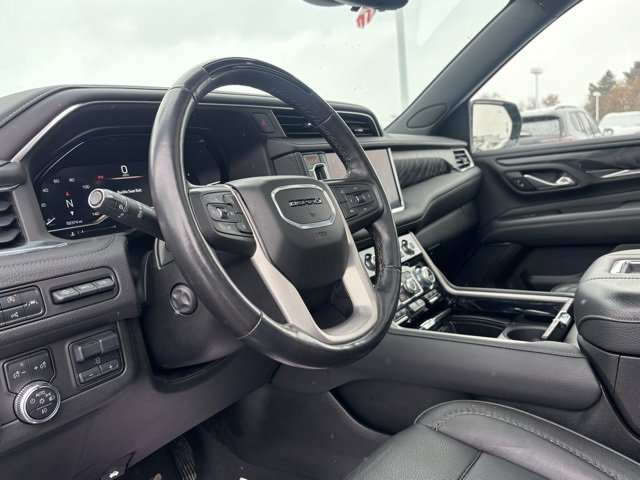 Used 2023 GMC Yukon XL Denali w/ Advanced Technology Package image 14
