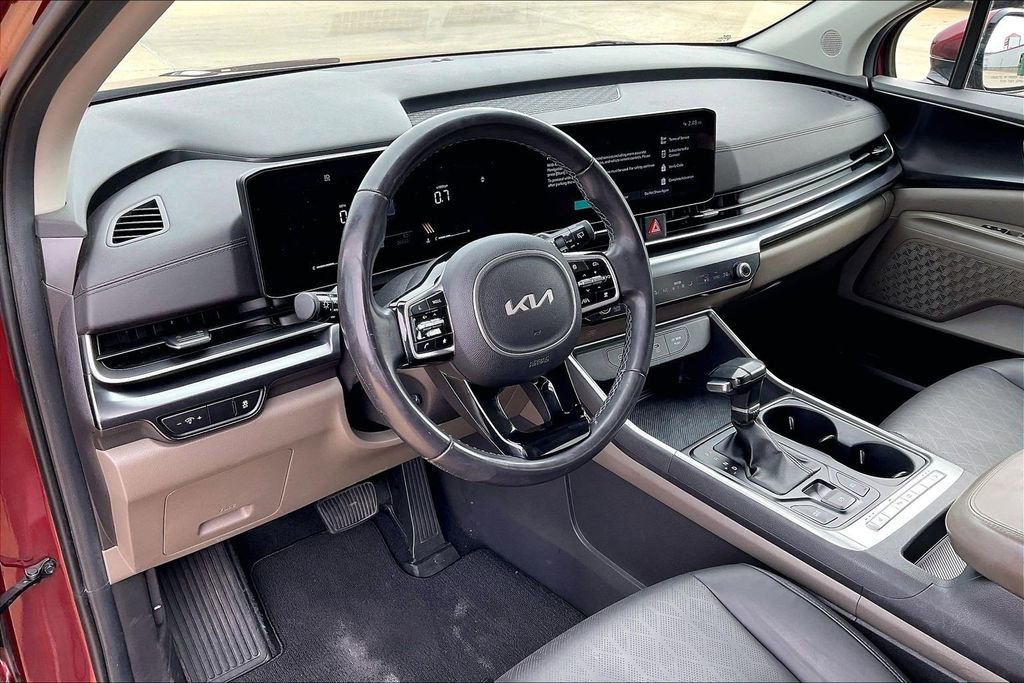 Used 2025 Kia Carnival image 13