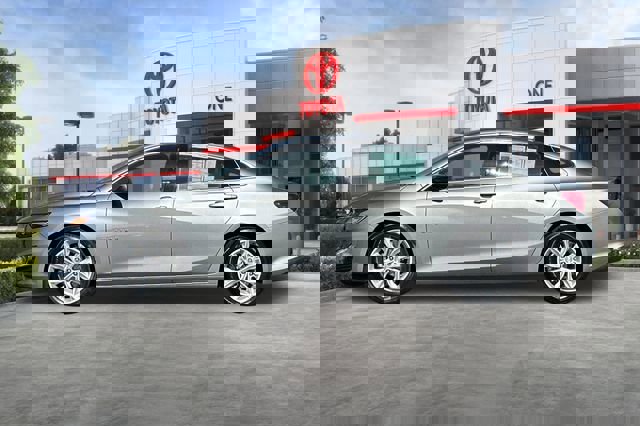 Used 2023 Chevrolet Malibu LT w/ Driver Confidence Package image 8