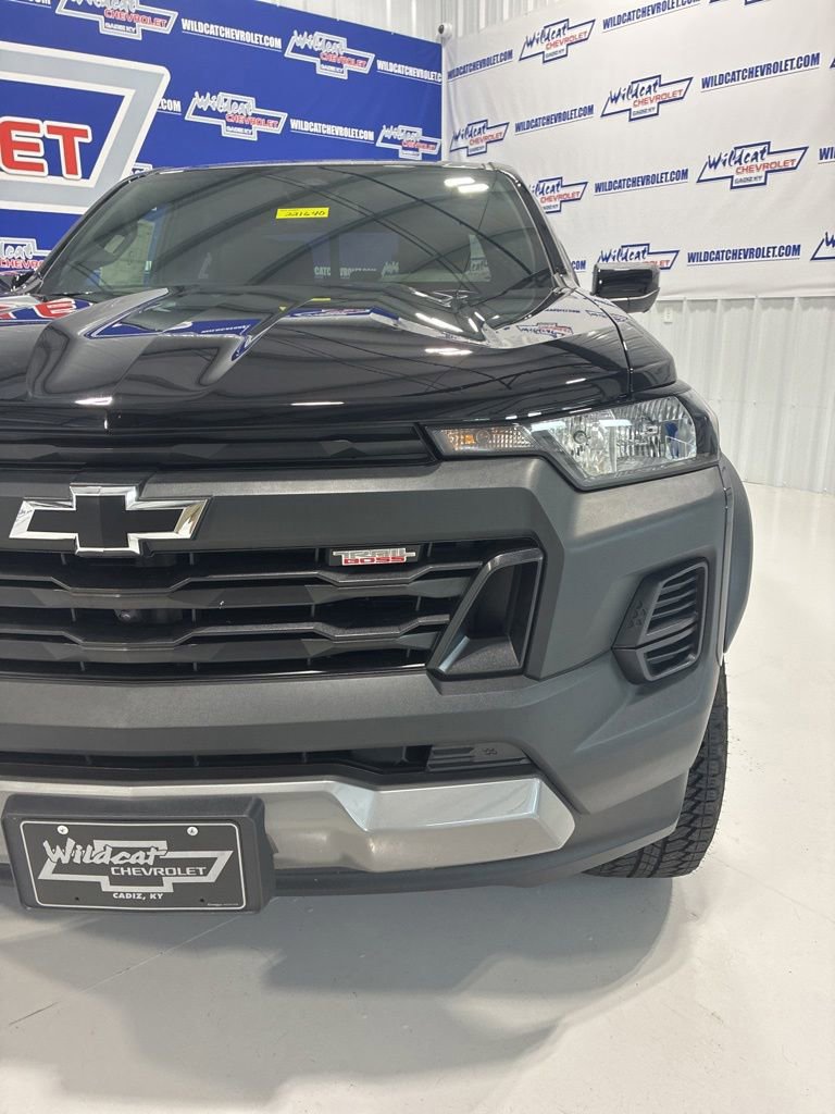 New 2025 Chevrolet Colorado Trail Boss w/ Midnight Edition AWD/4WD image 17