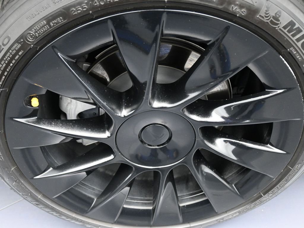 Used 2021 Tesla Model Y Long Range image 41