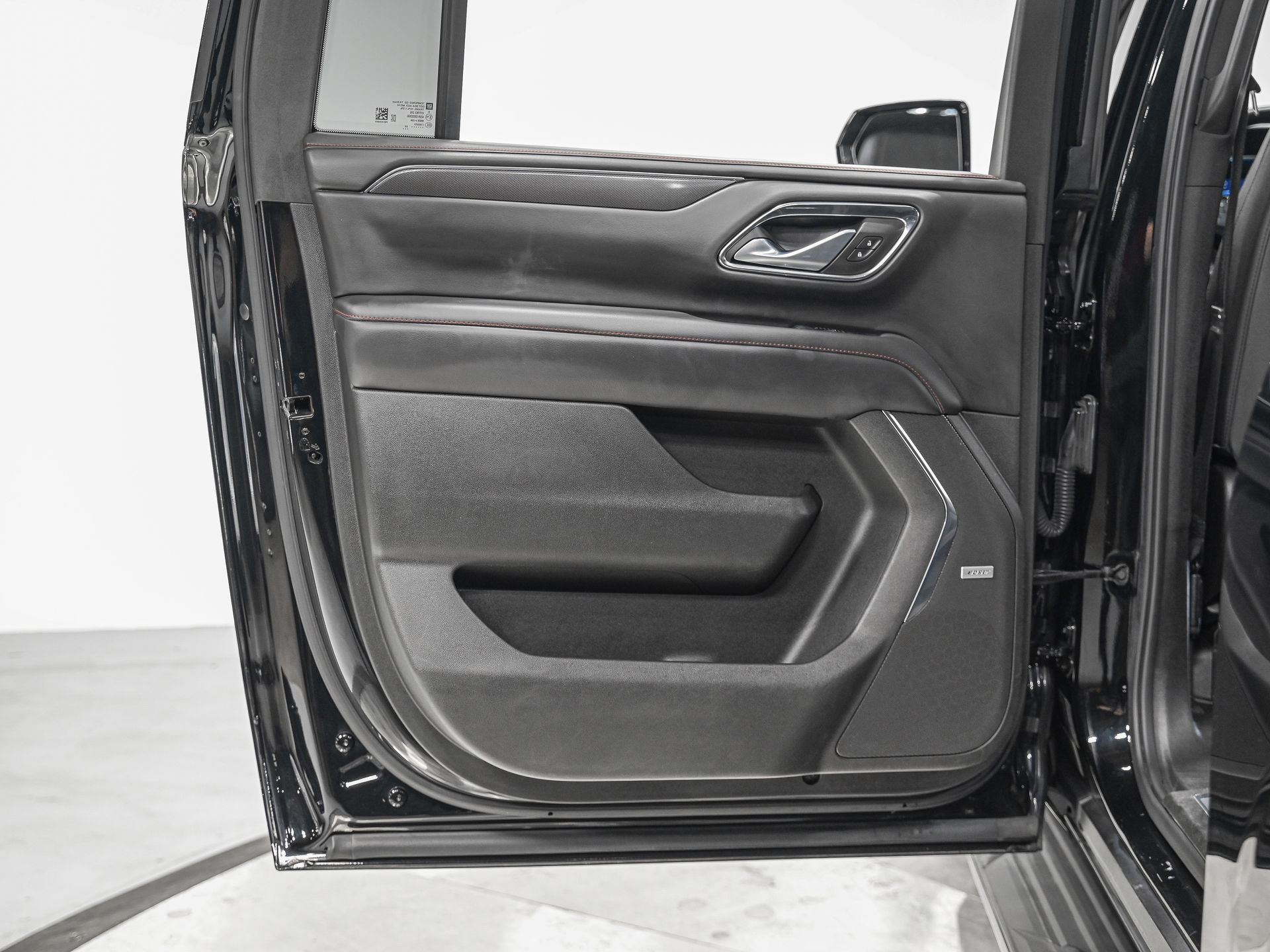 Used 2022 Chevrolet Suburban RST AWD/4WD image 26