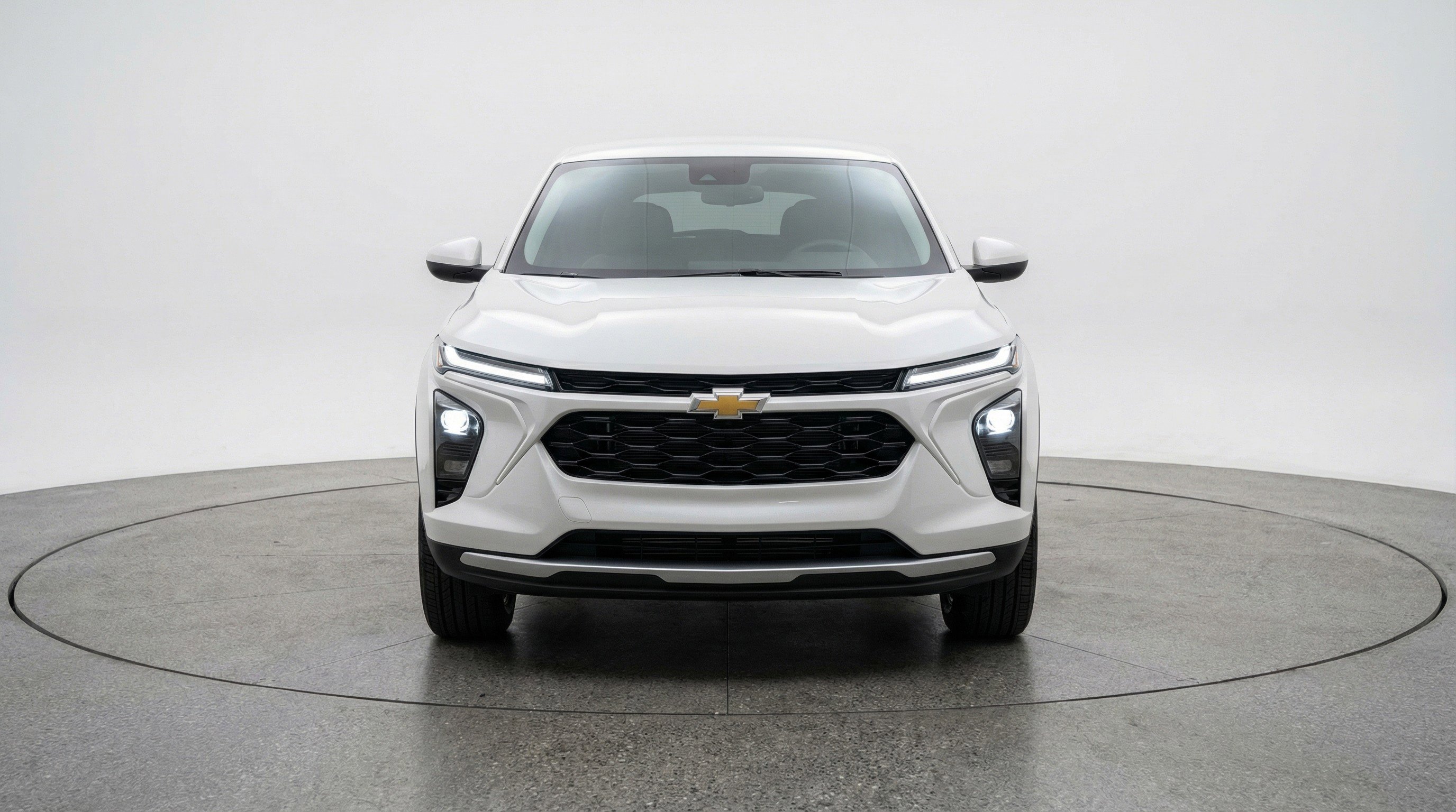 Used 2025 Chevrolet Trax LT w/ LT Convenience Package FWD image 2