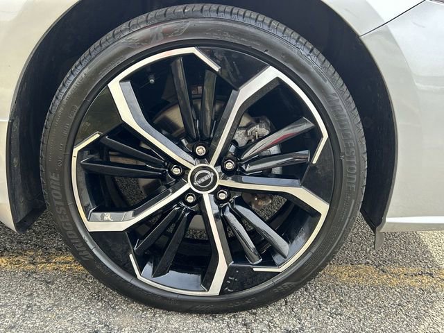 Used 2023 Nissan Altima 2.5 SR w/ SR Premium Package image 13