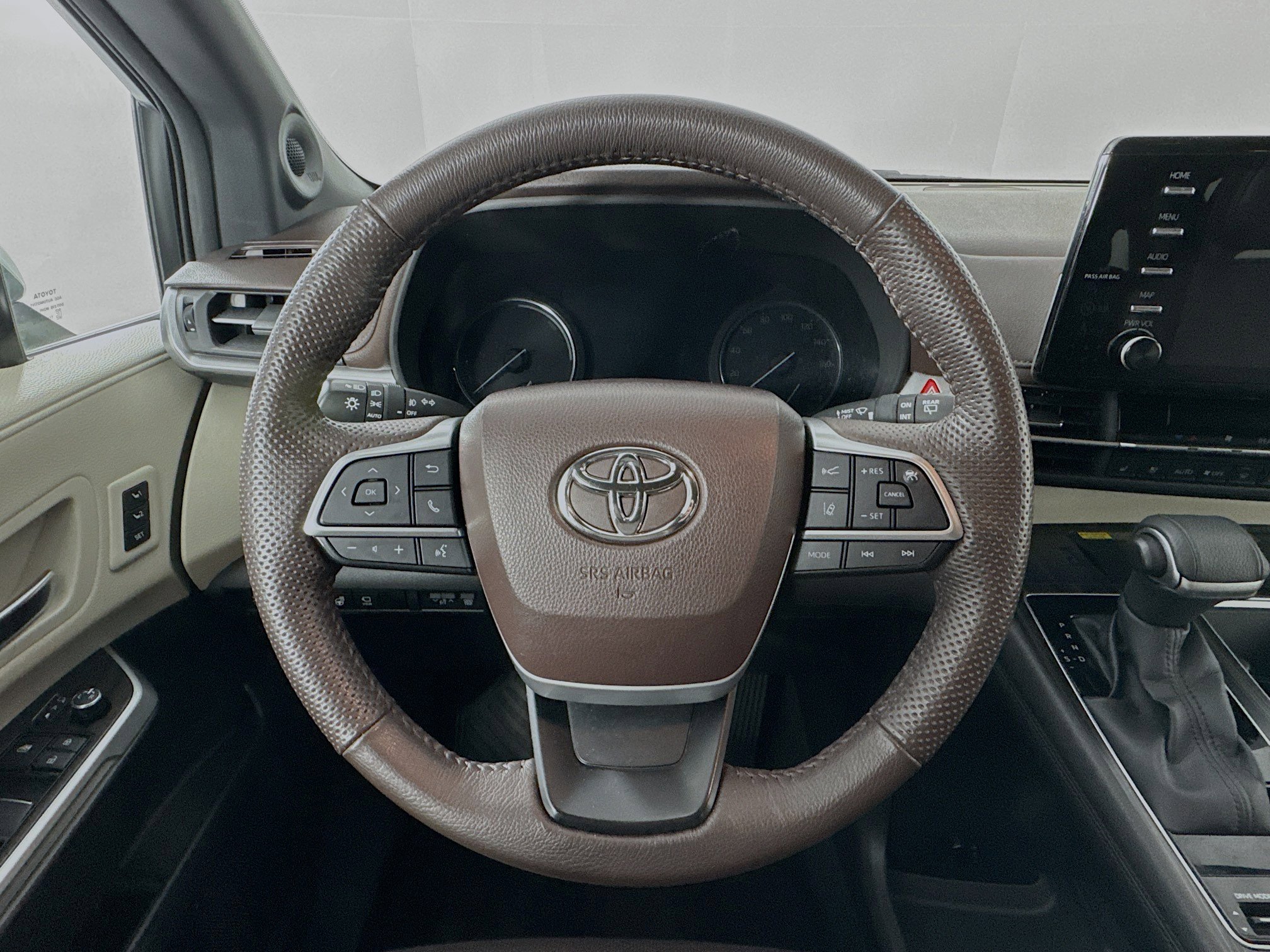 Used 2022 Toyota Sienna Platinum image 11