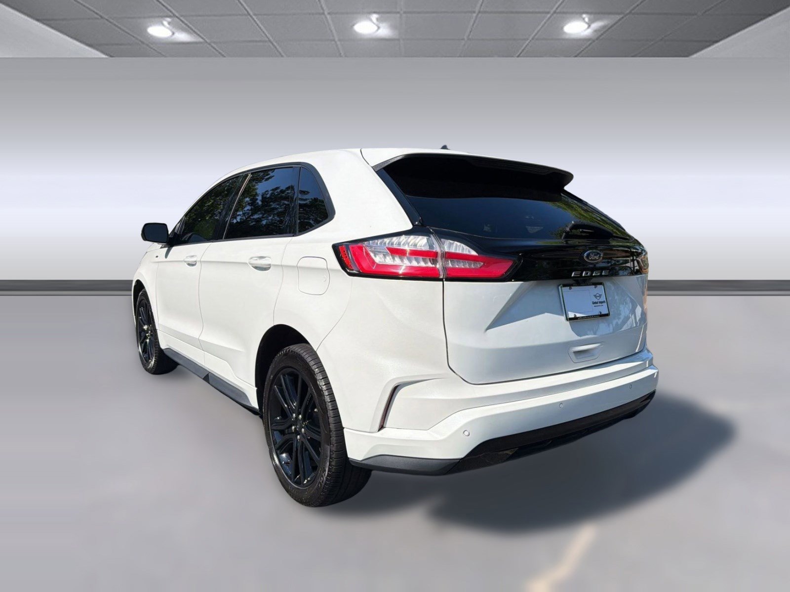 Used 2022 Ford Edge ST-Line AWD/4WD image 3