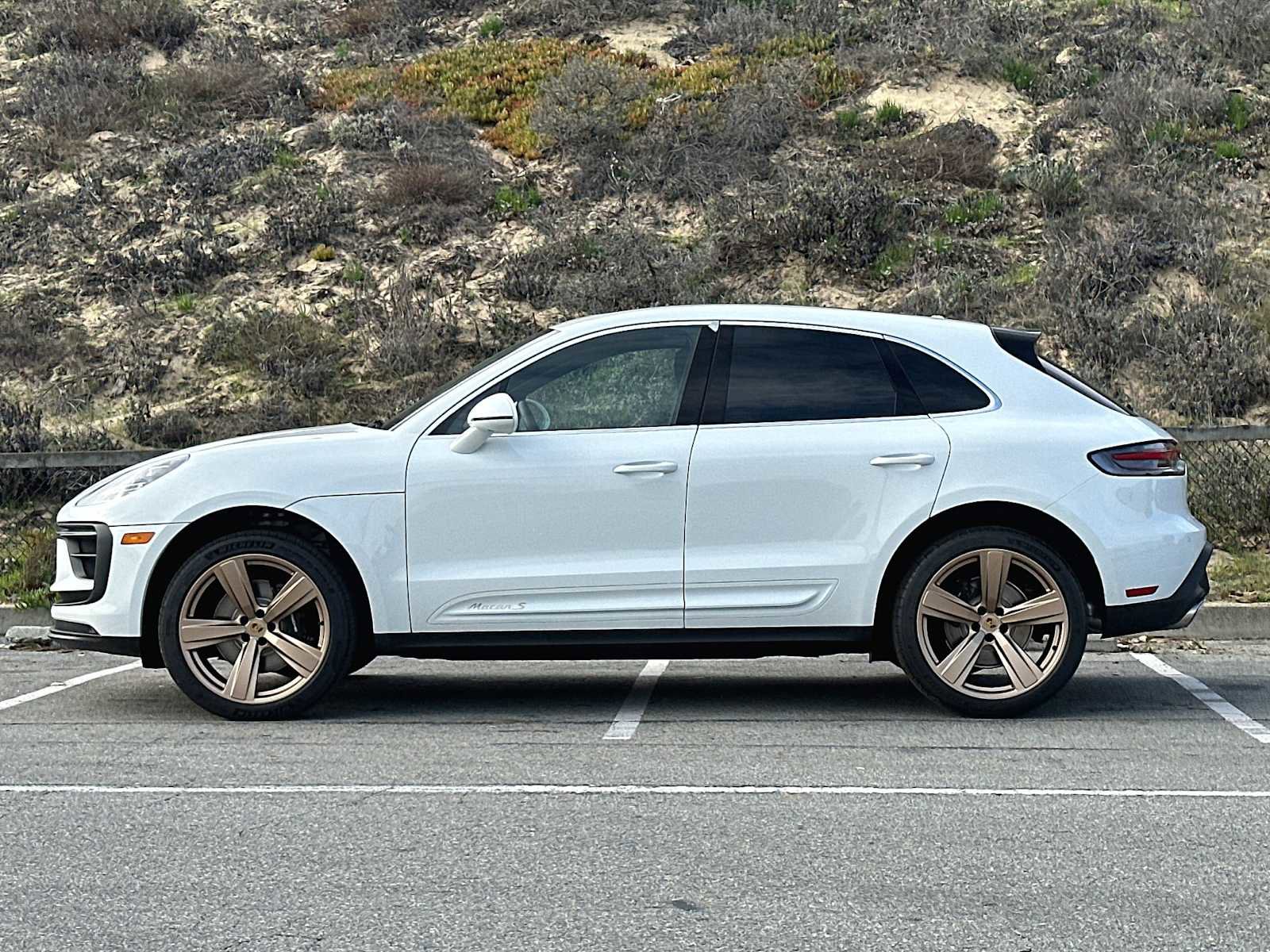 Used 2024 Porsche Macan S image 2