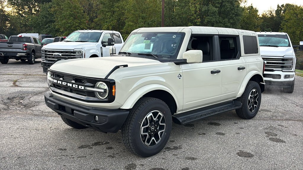 New 2026 Ford Bronco Outer Banks AWD/4WD image 3