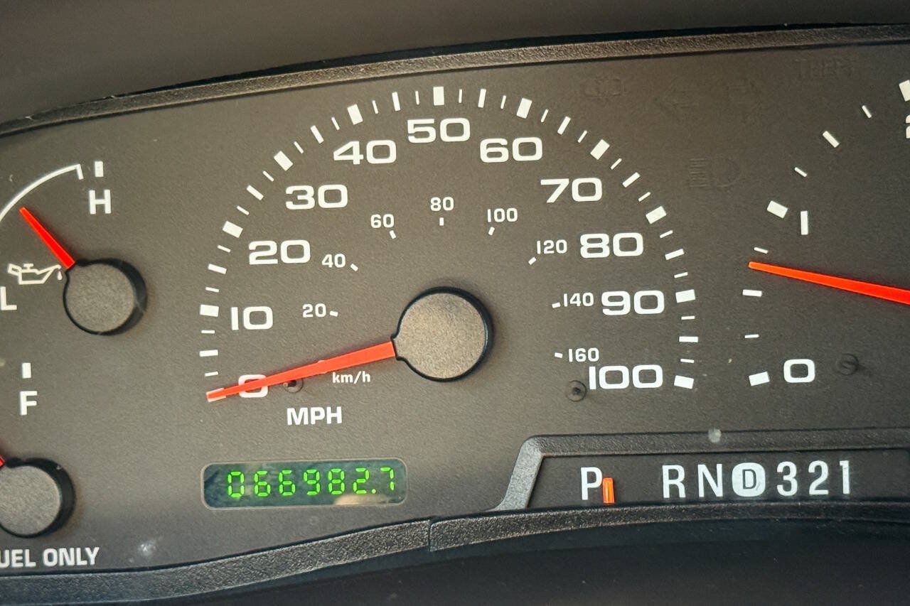 Used 2005 Ford Excursion XLT AWD/4WD image 34
