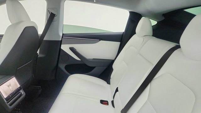 Used 2026 Tesla Model Y 2WD image 27