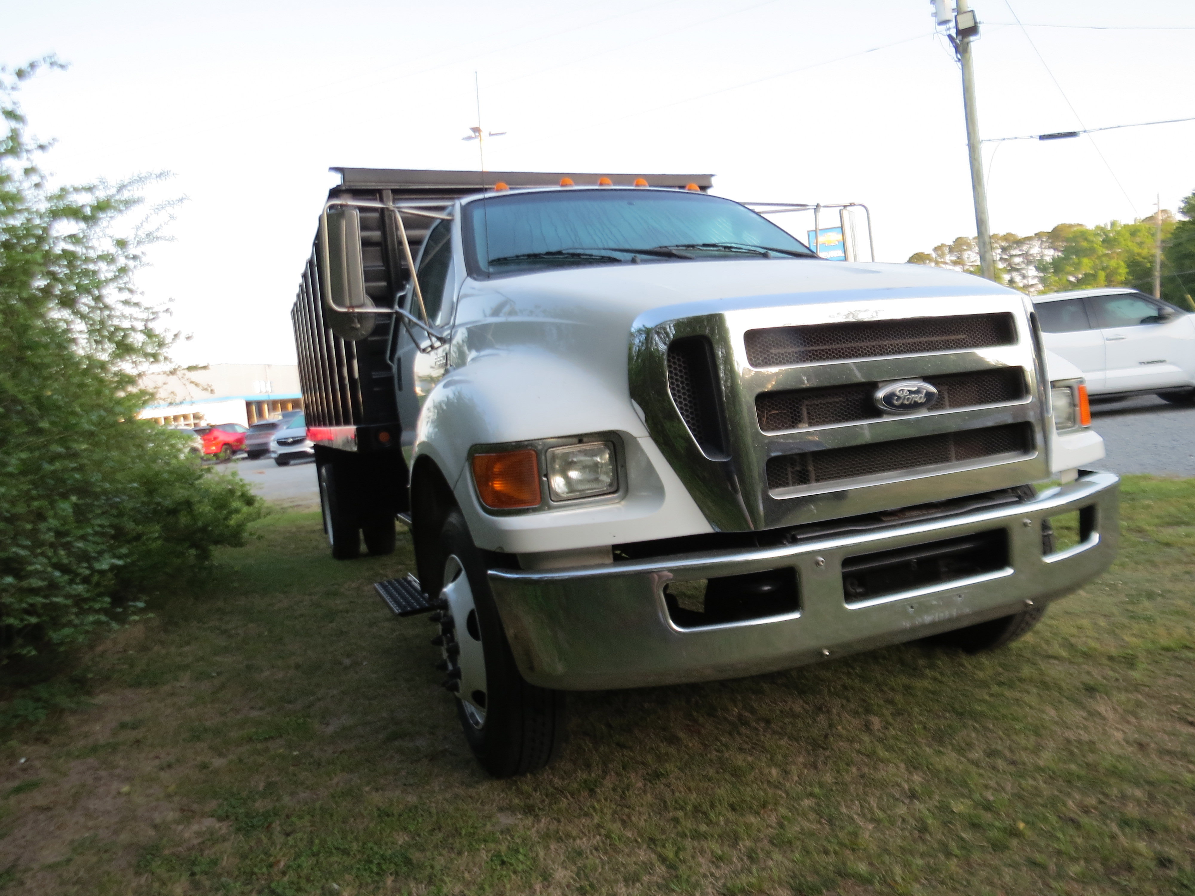 Used 2013 Ford F650 2WD Regular Cab Super Duty image 4