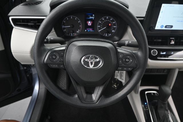 Used 2025 Toyota Corolla Cross L FWD image 7