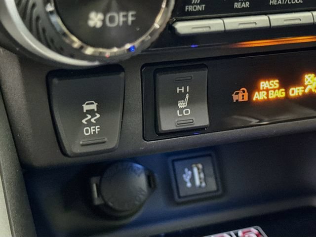 Used 2025 Toyota RAV4 XSE w/ Advanced Technology Package AWD/4WD image 20
