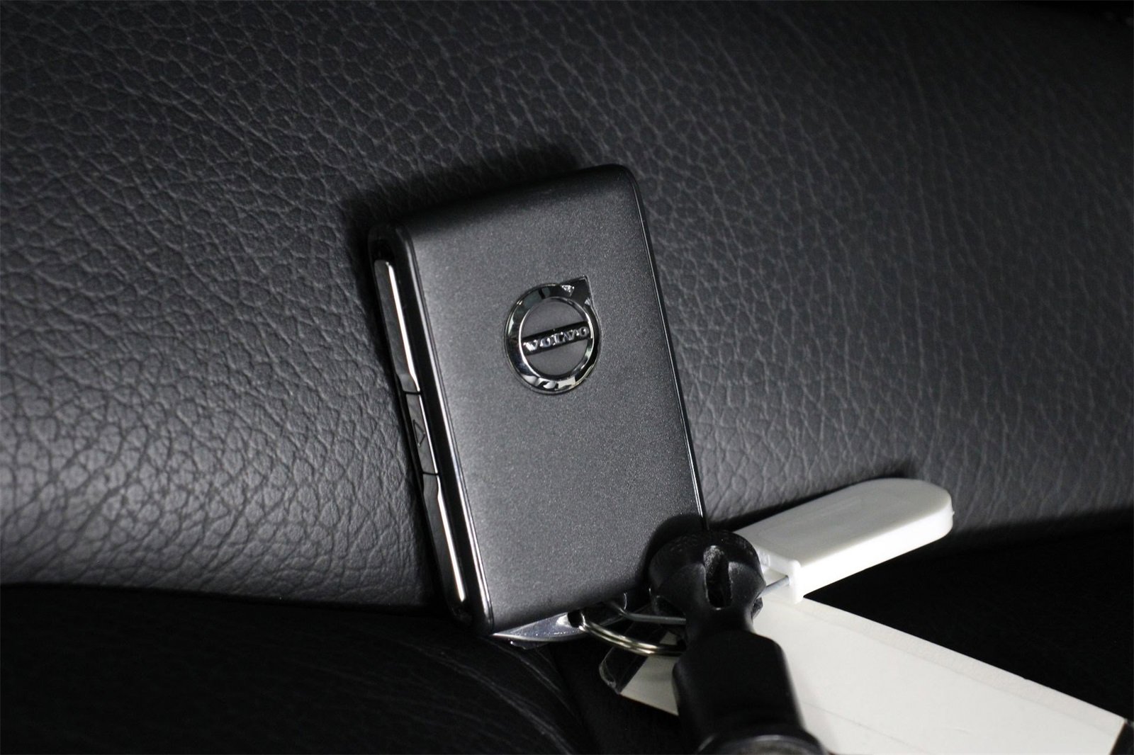 Certified 2023 Volvo S60 T8 Plus w/ Climate Package image 33