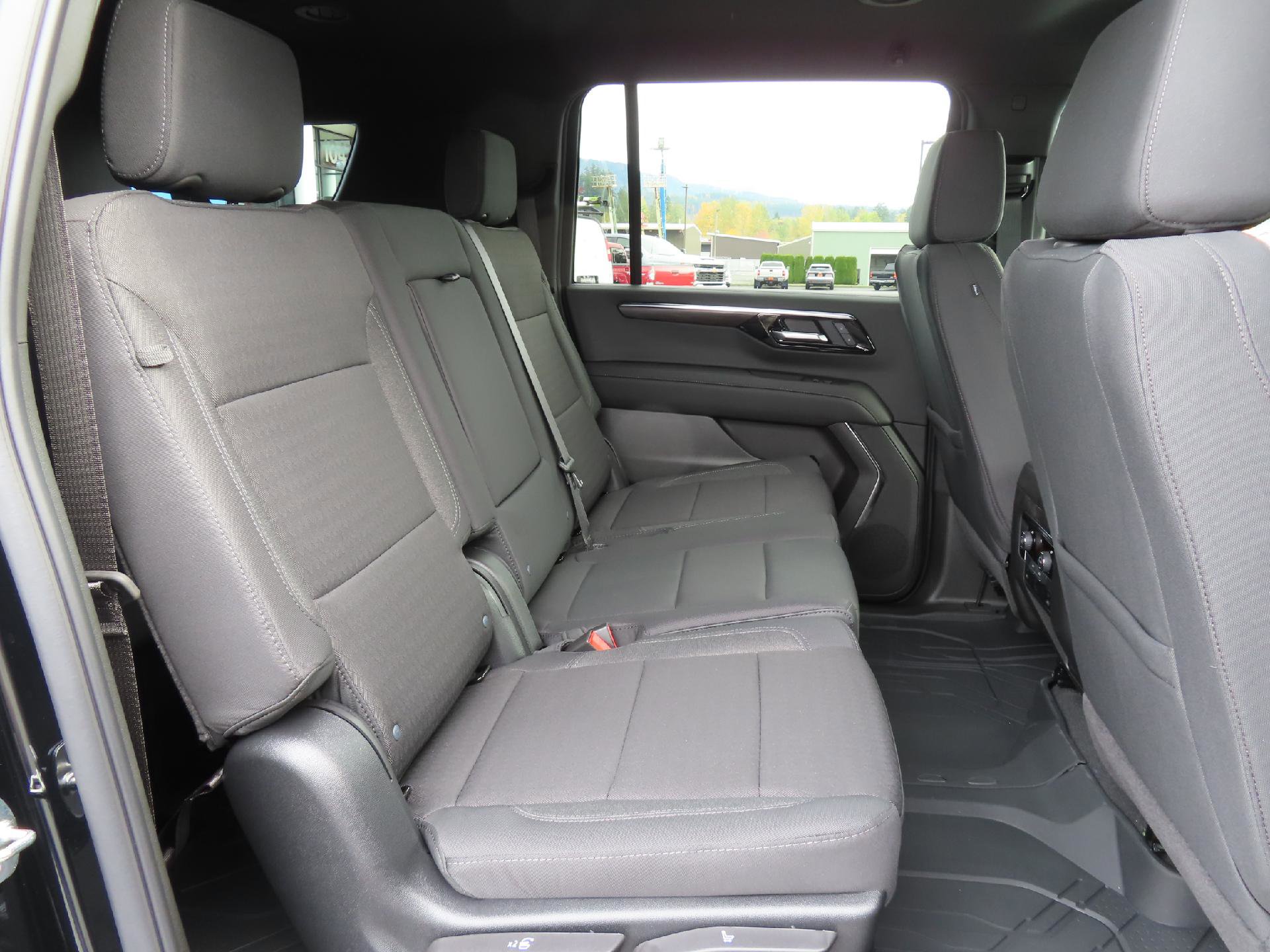 New 2026 Chevrolet Suburban LS w/ LPO, Dark Essentials Package image 32