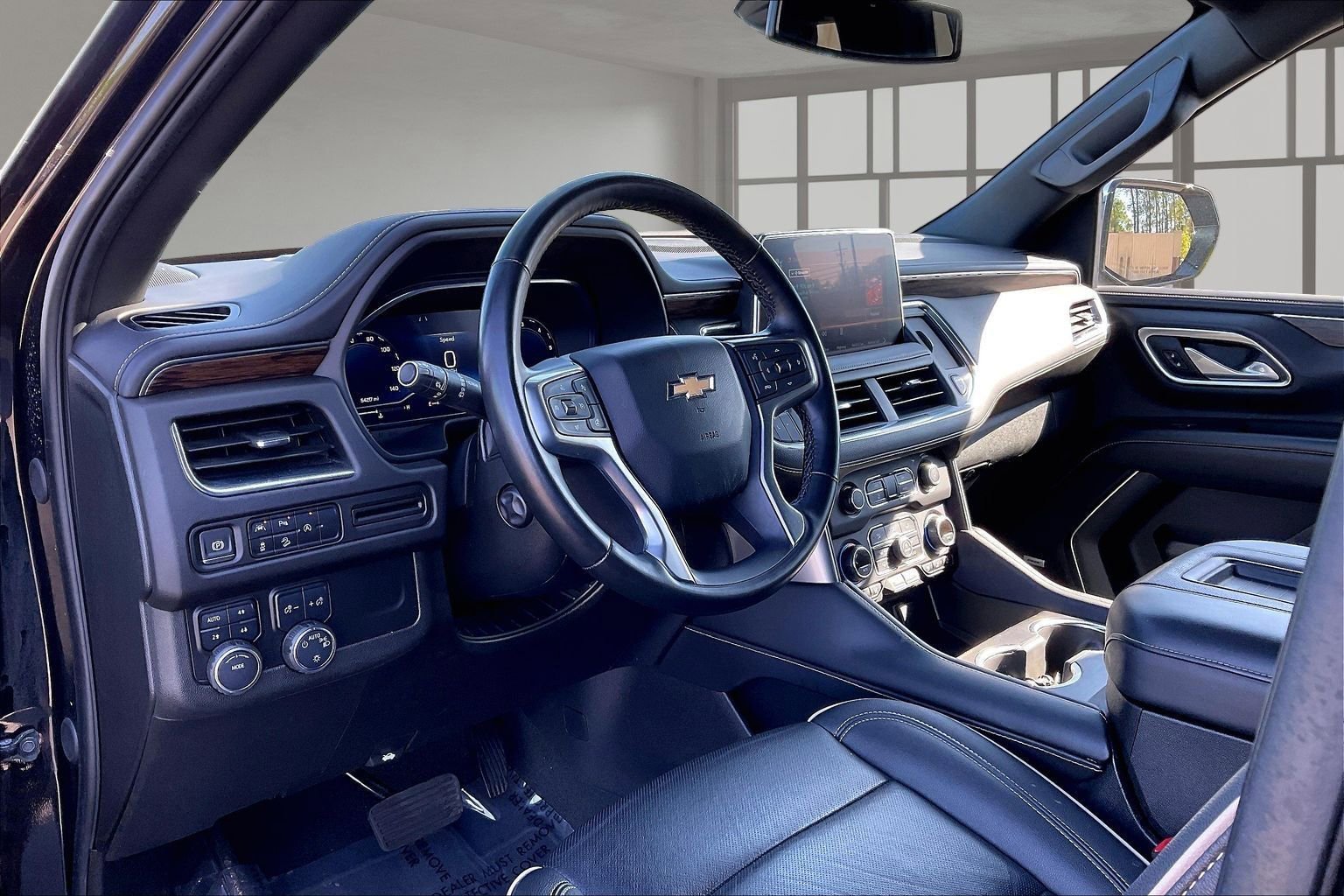 Used 2024 Chevrolet Tahoe Premier AWD/4WD image 17