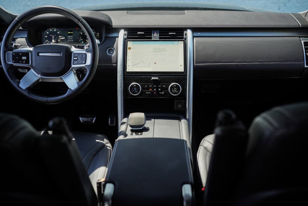 Used 2023 Land Rover Discovery S R-Dynamic image 21