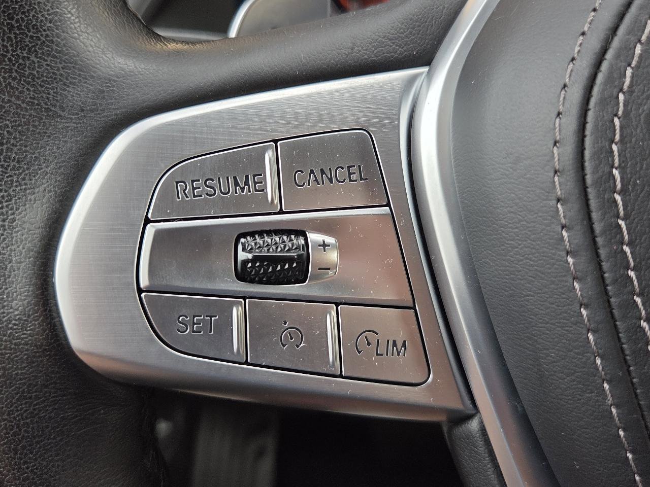 Used 2021 BMW X7 xDrive40i w/ Executive Package 2 image 31