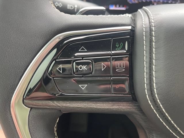 Used 2023 Jeep Grand Cherokee Overland AWD/4WD image 22