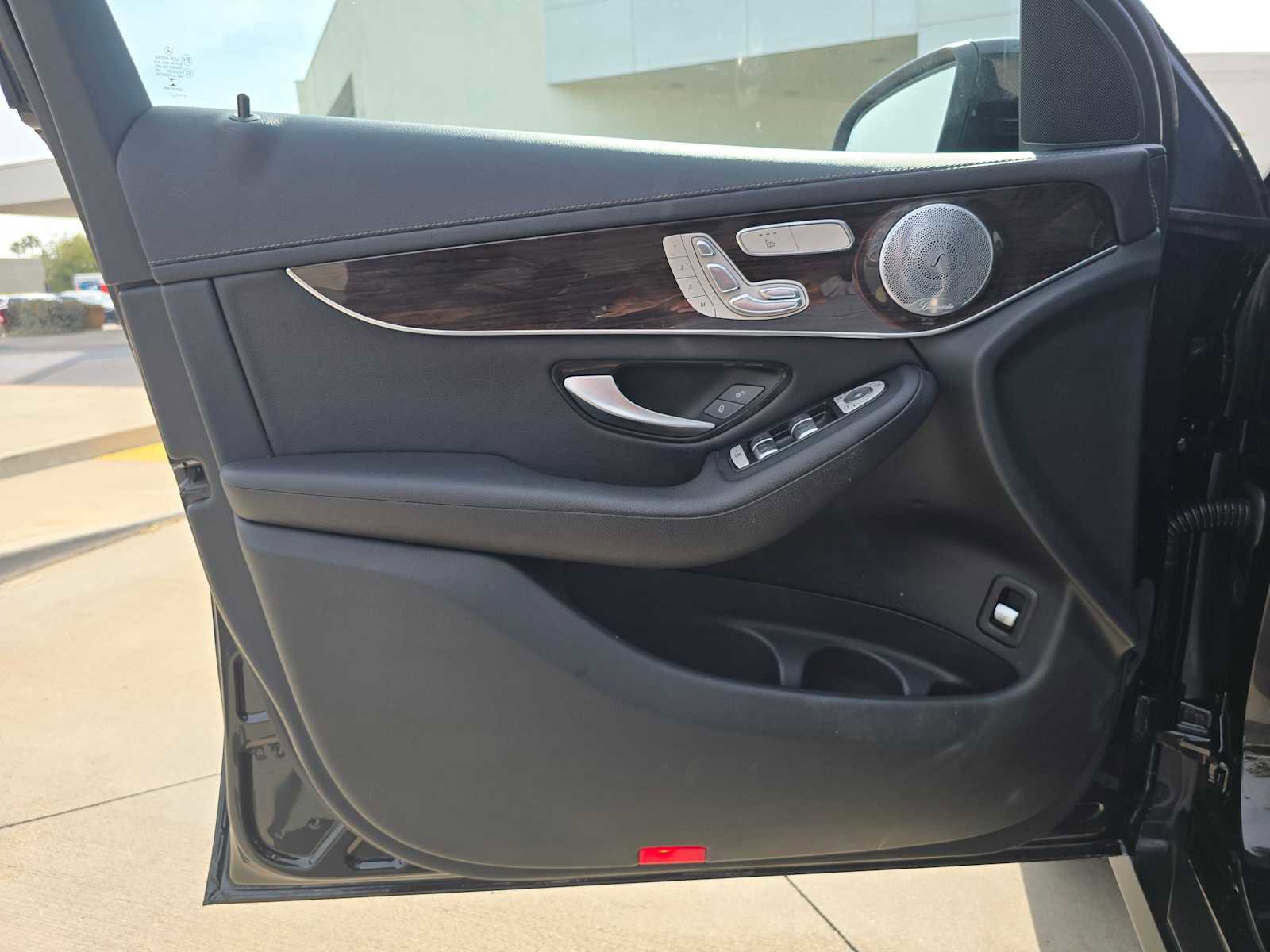 Used 2017 Mercedes-Benz GLC 300 4MATIC image 19