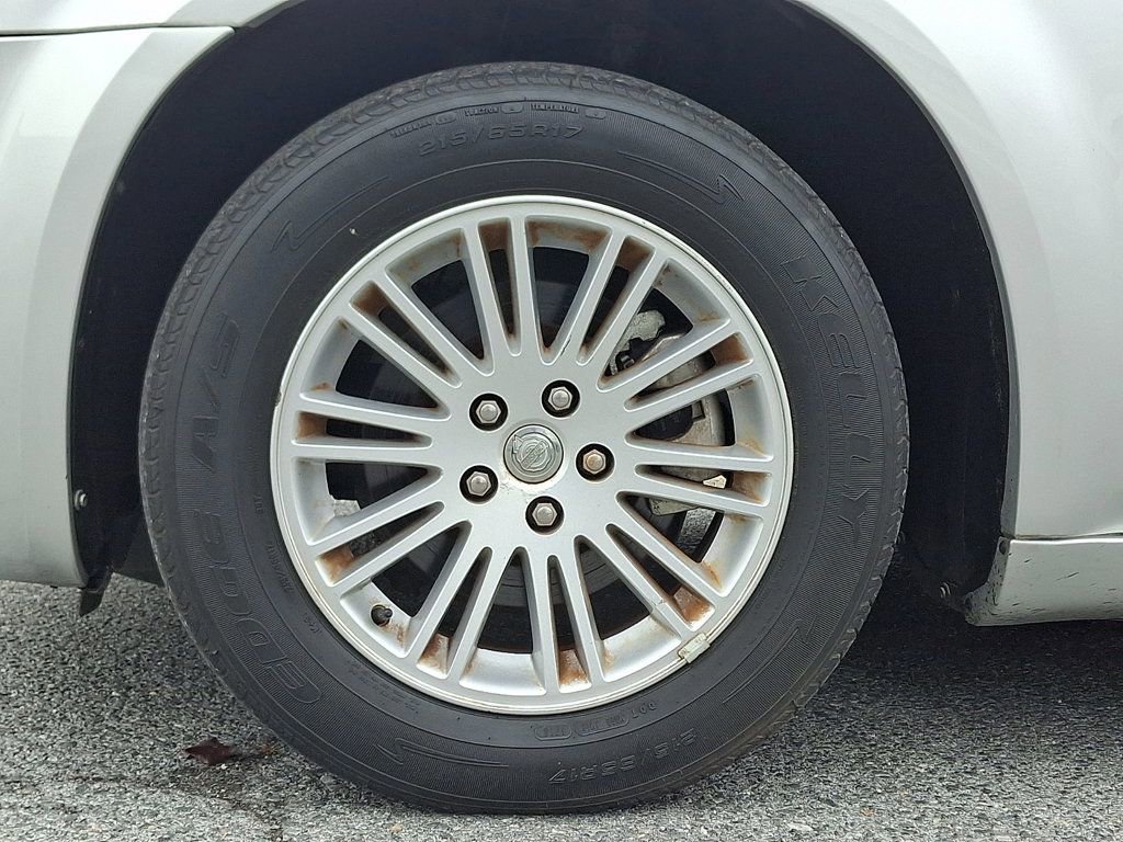 Used 2010 Chrysler 300 Touring image 9