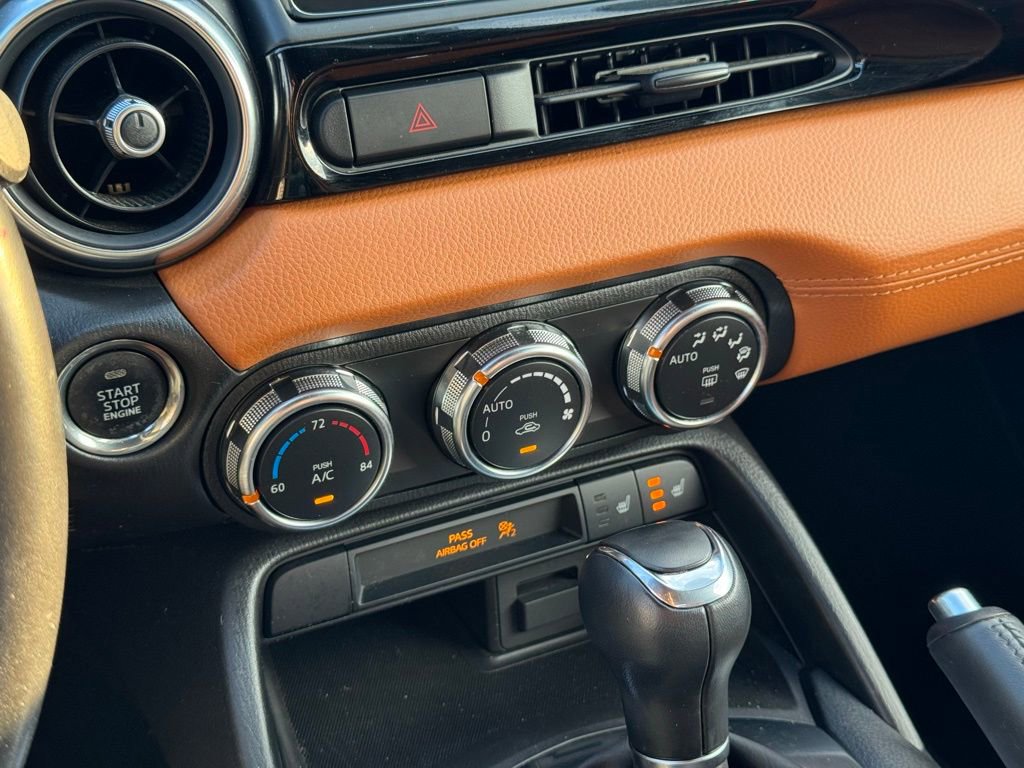 Used 2020 FIAT 124 Spider Lusso w/ Convenience Group image 31