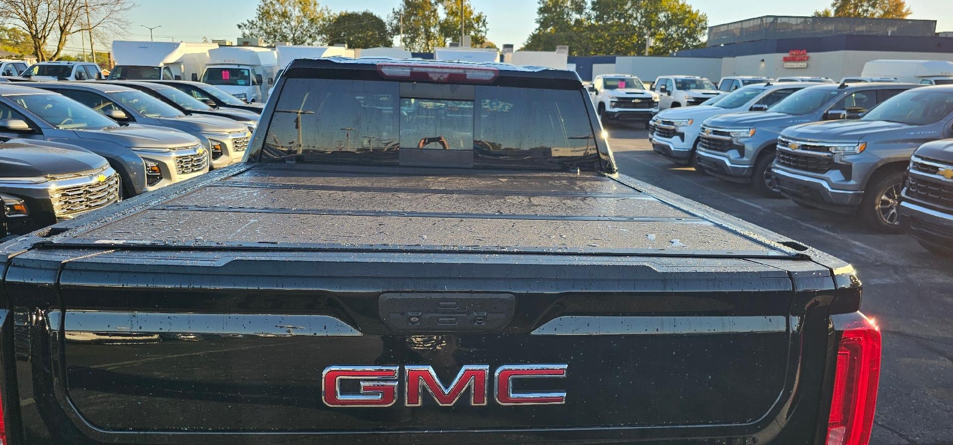Used 2020 GMC Sierra 1500 AT4 w/ AT4 Premium Package AWD/4WD image 8