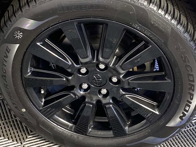 Used 2017 Toyota Sienna XLE w/ XLE Navigation Package AWD/4WD image 27