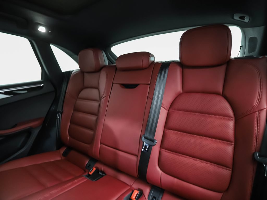 Used 2023 Porsche Macan AWD/4WD image 22