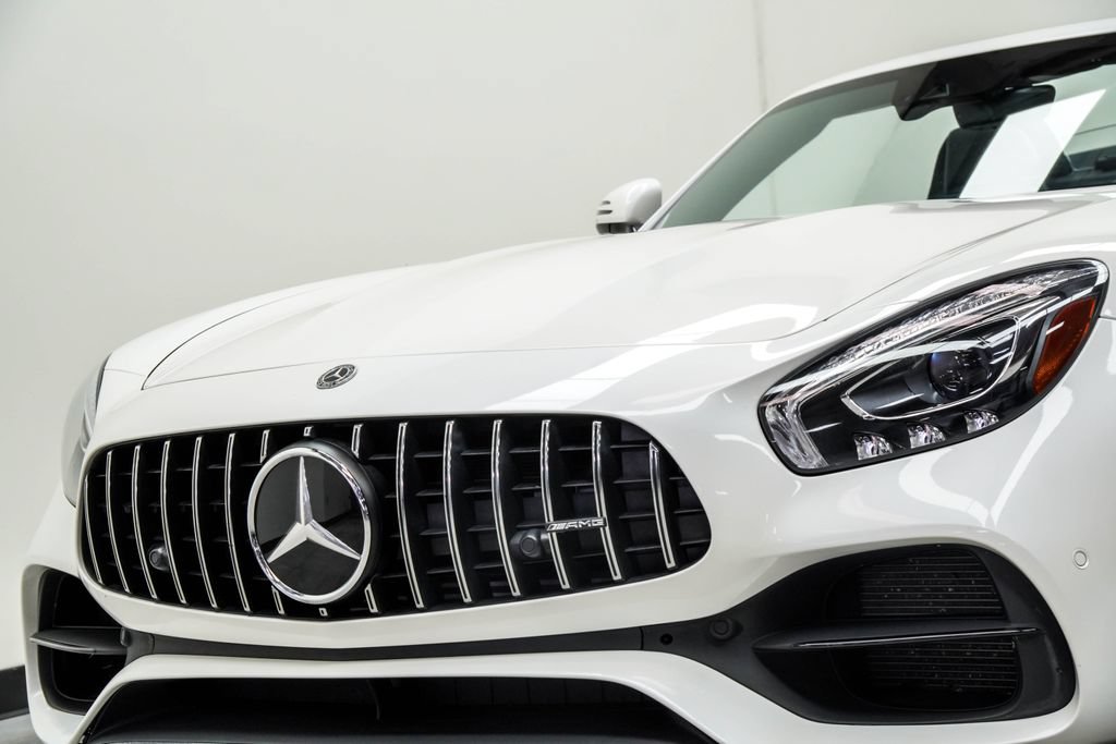 Used 2018 Mercedes-Benz AMG GT Roadster image 3