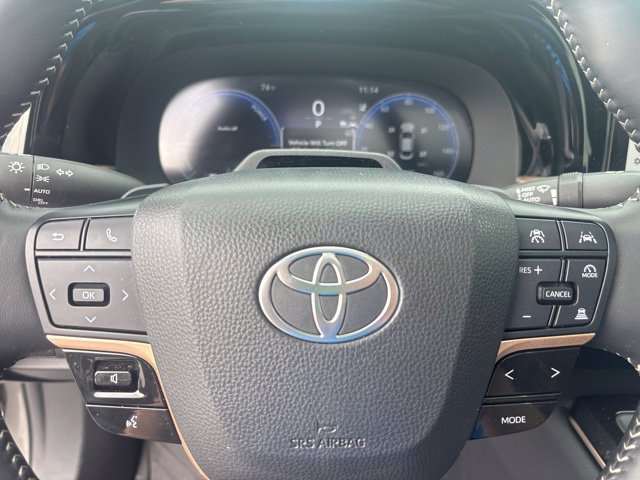 Used 2026 Toyota Crown Platinum AWD/4WD image 9