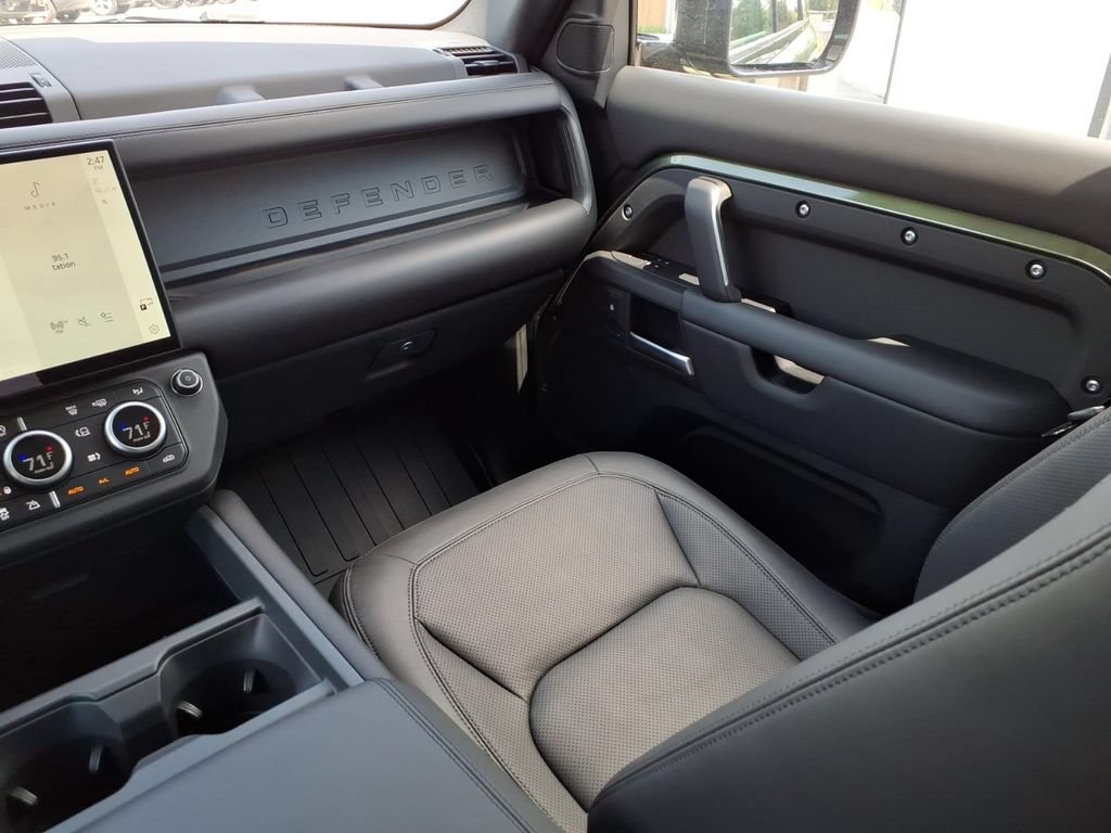 New 2026 Land Rover Defender 110 S AWD/4WD image 22
